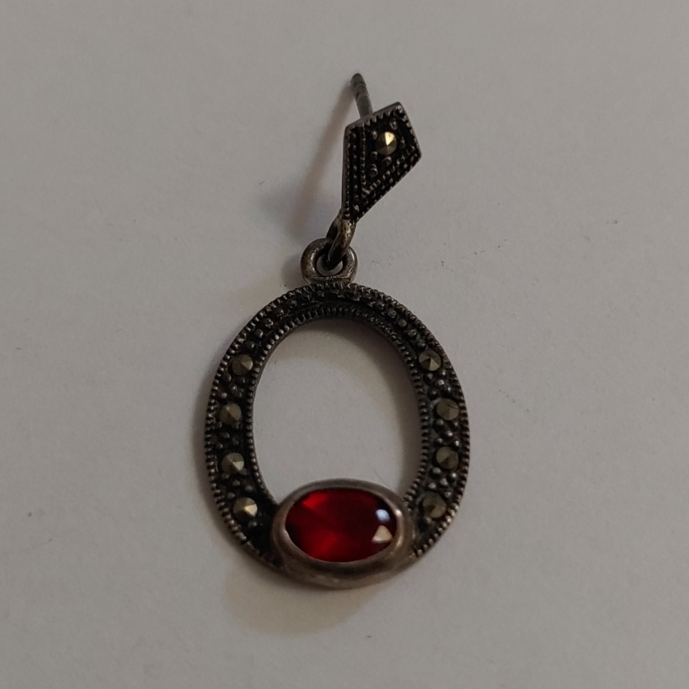 Earings - Picture 2 of 4